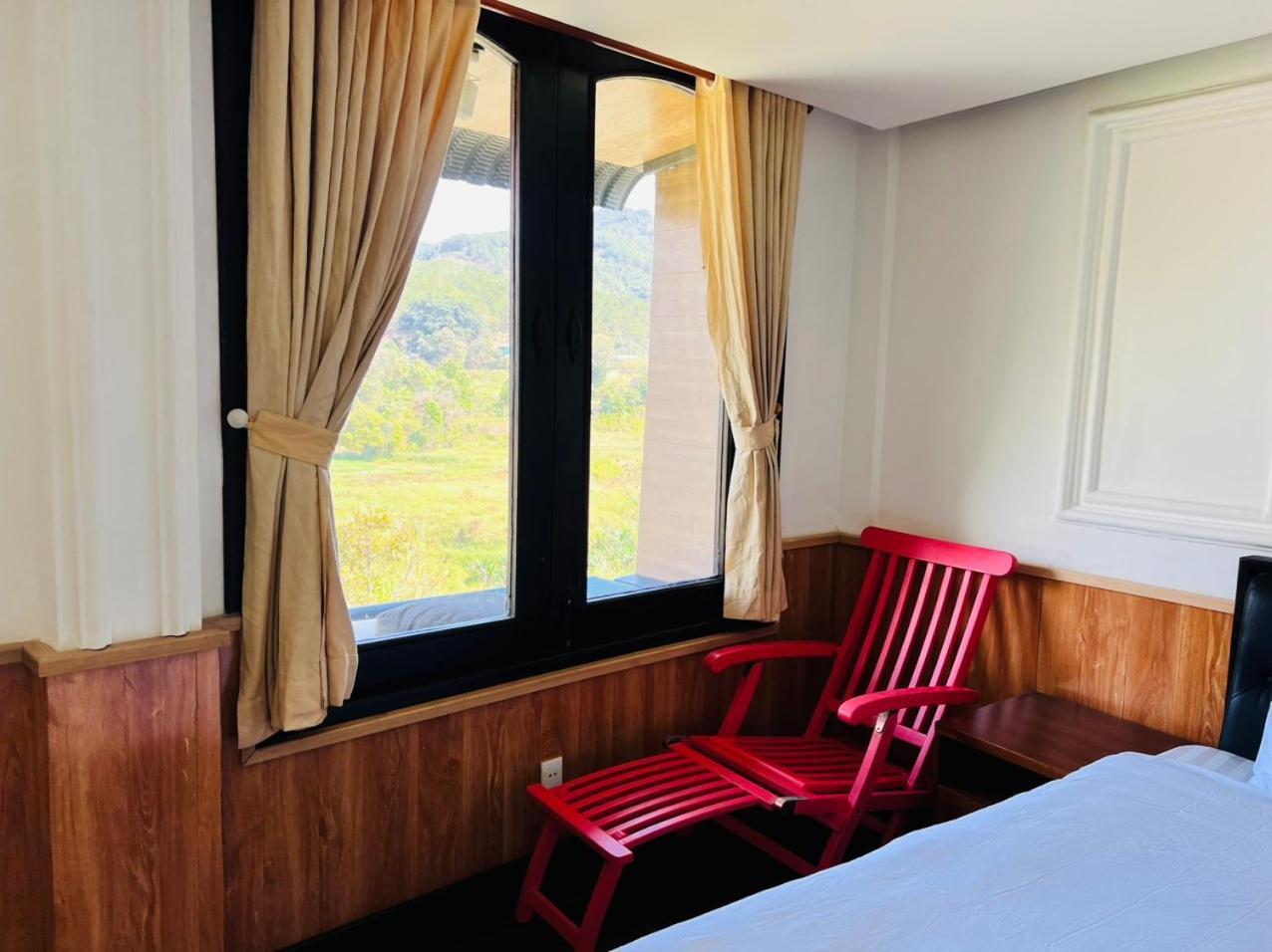Thac Lien Khuong Hotel